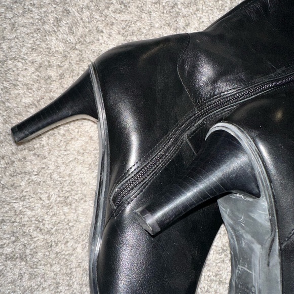 Circa Joan & David CJSOL Black
Leather Pointed Toe Side Zip Heeled boots - Picture 7 of 11